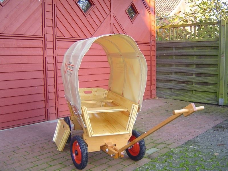 Bollerwagen von INTANÄSCHENÄL – Handgefertigt in Nortrup