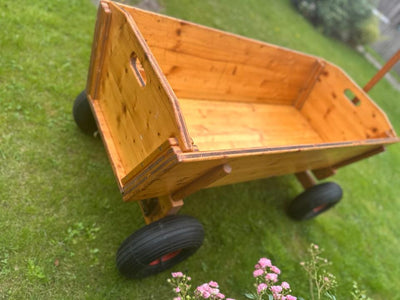 Bollerwagen vom Nortruper Hersteller INTANÄSCHENÄL