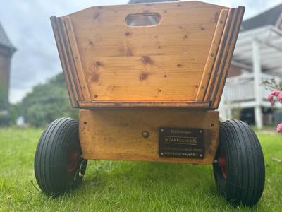 Bollerwagen vom Nortruper Hersteller INTANÄSCHENÄL